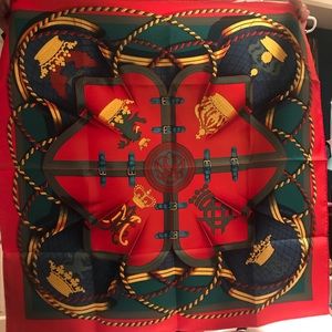 HERMÈS SILK SCARF. NEVER WORN.